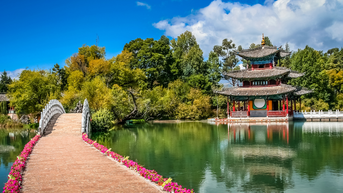 Du lịch LỆ GIANG - ĐẠI LÝ - SHANGRILA 6N5Đ | Bay Ruili Airlines